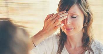 Toucher sur le front